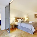 Elegant Apartment - 2Bd-6P - Avenue Montaigne