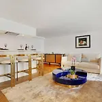 Elegant Apartment - 2Bd-6P - Avenue Montaigne